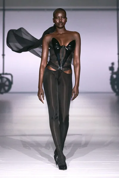 Look 29